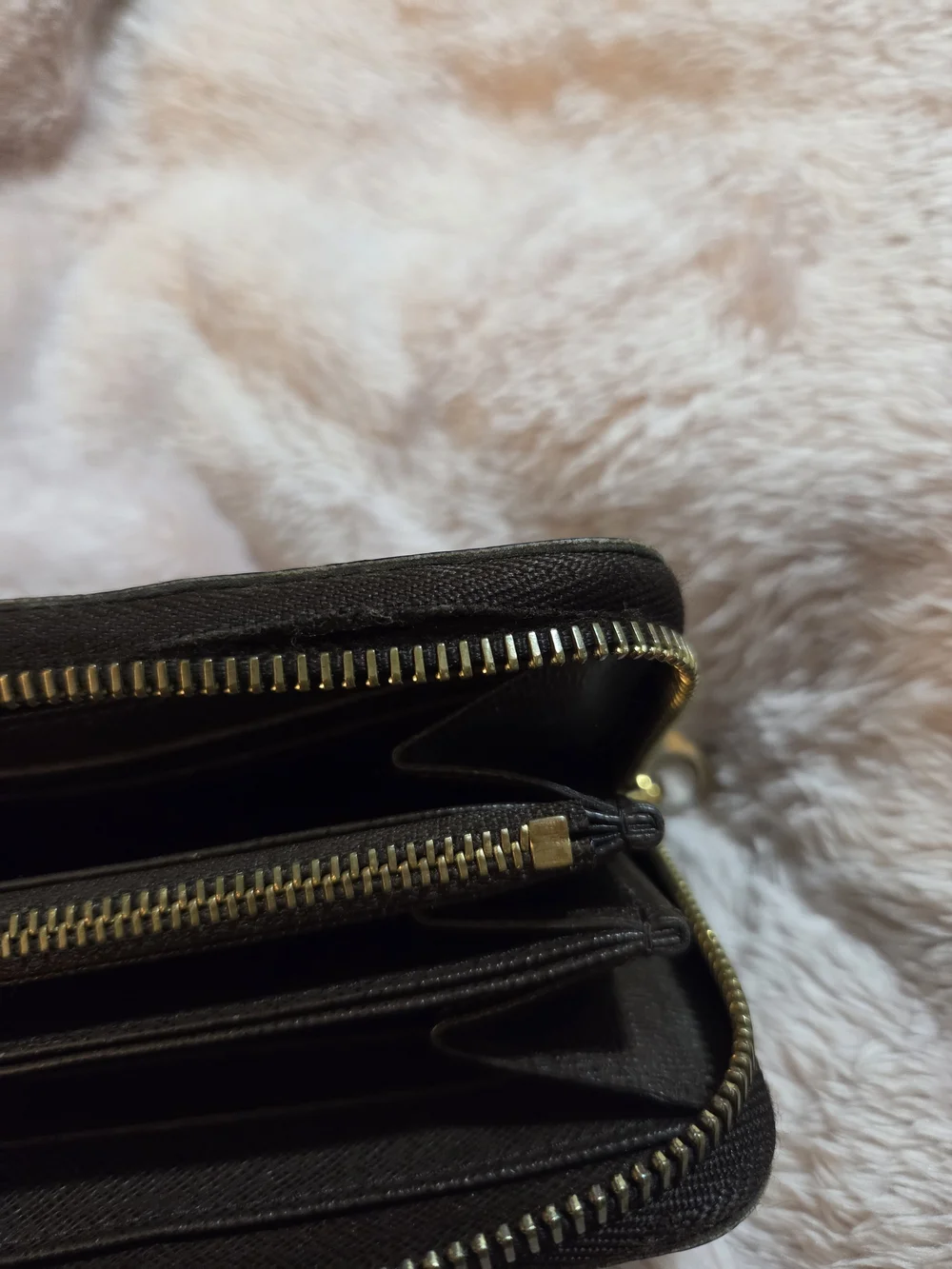 Louis Vuitton priced defect
